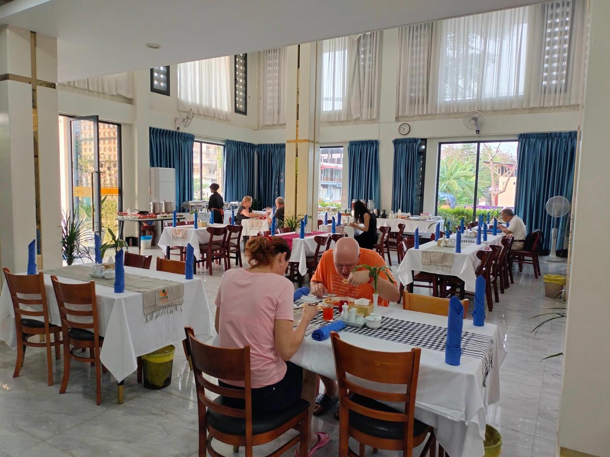 Kampot Sunny Hotel Buitenkant foto